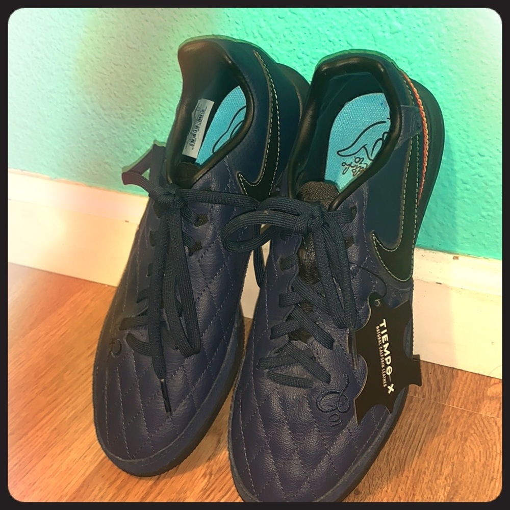 Nike Tiempo Legend Ronaldinho 10R City Collection